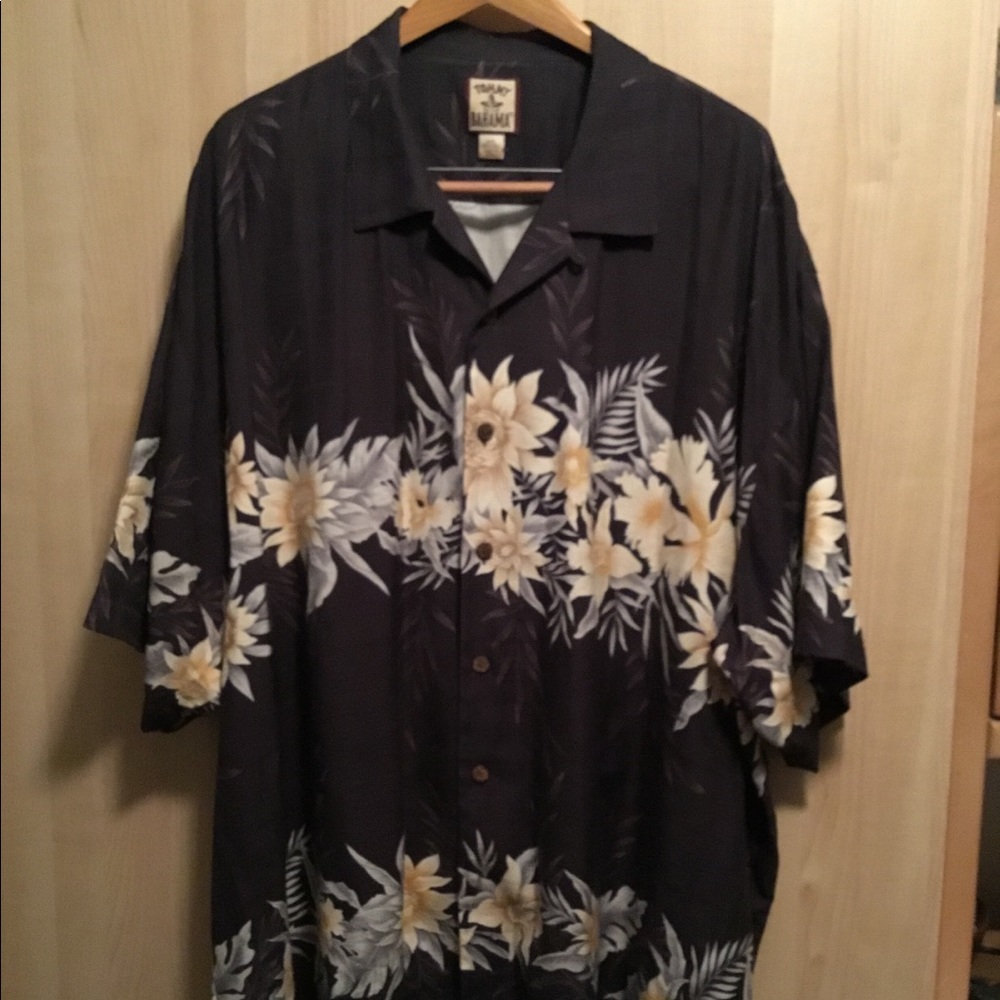 Tommy Bahama 100% silk Hawaiian Shirt